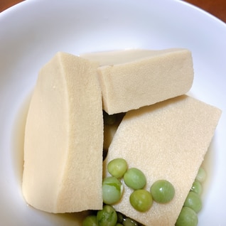 高野豆腐とえんどう豆炊いたやつ